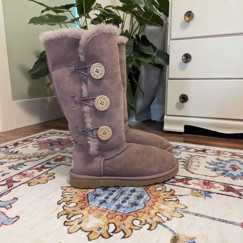 UGG Baily Button Triplet Boots Genuine Leather and Sheepskin Mauve Purple - Picture 2 of 15